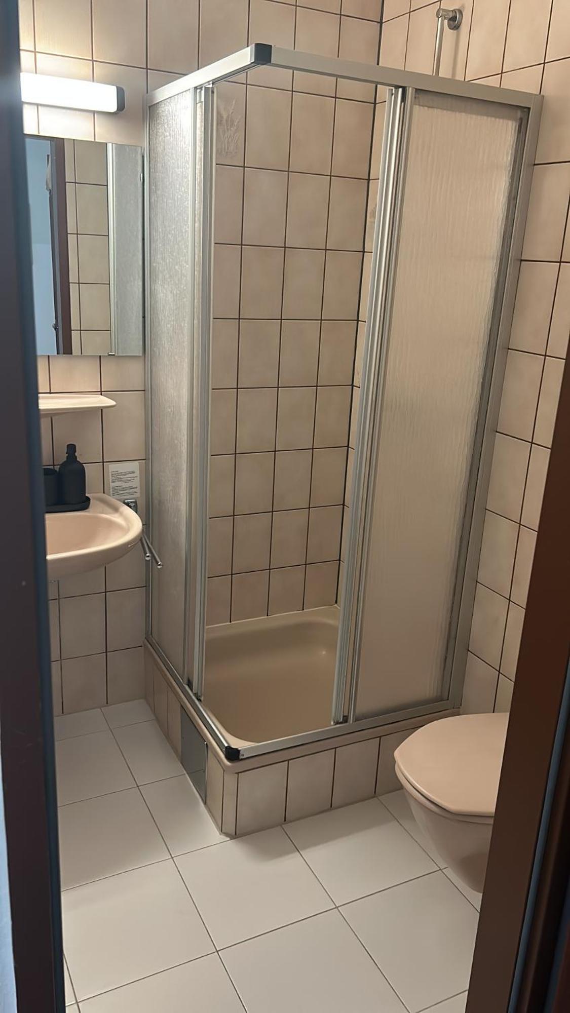 Self-Check-In Hotel Adlon Viena Exterior foto